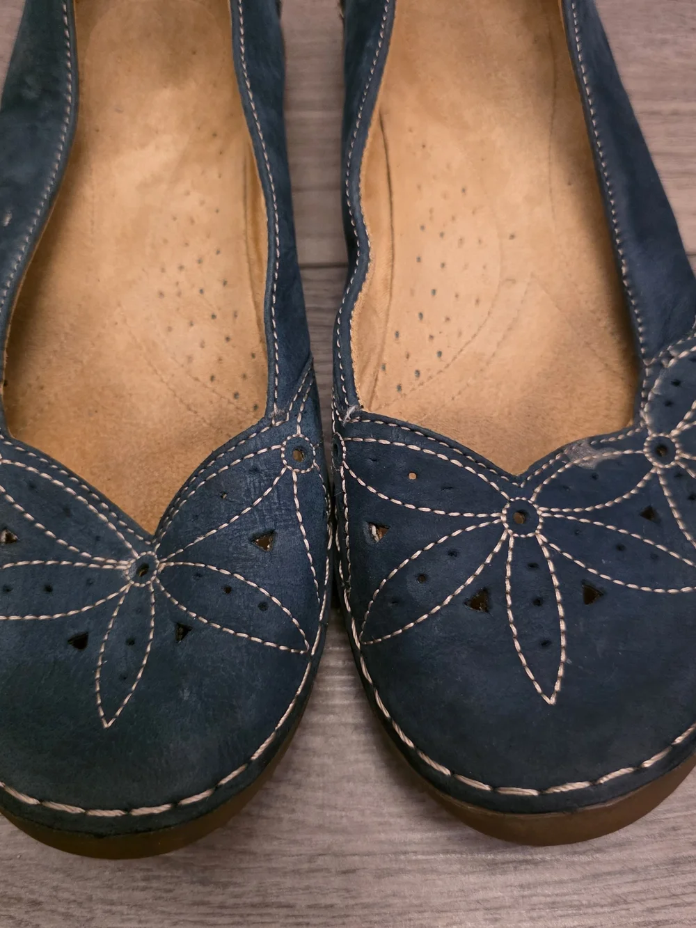 Naturalizer Teal Blue Floral Laser-Cut Ballet Flats